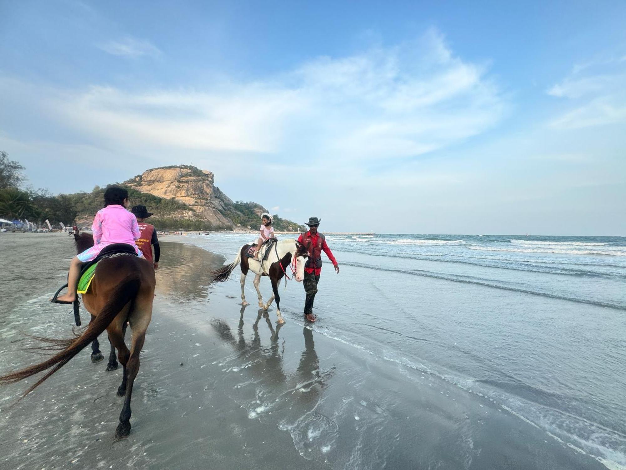 Sea&Mountain View,5 Mins Walk To Famous Beach With King Size Bed HHQ Eksteriør billede