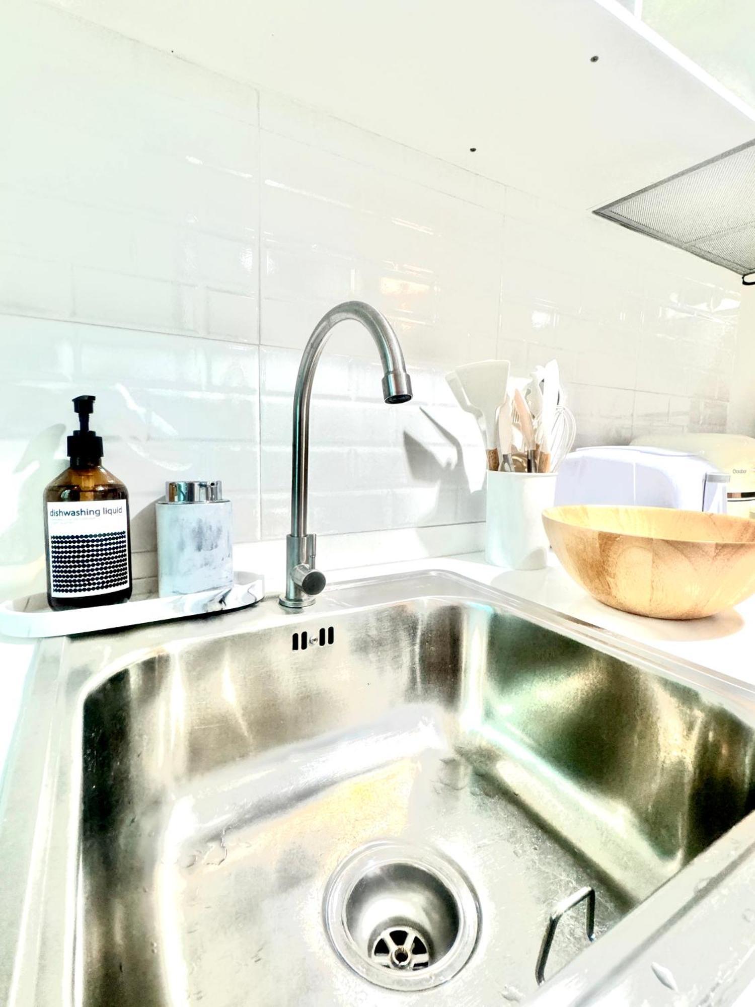 Sea&Mountain View,5 Mins Walk To Famous Beach With King Size Bed HHQ Eksteriør billede